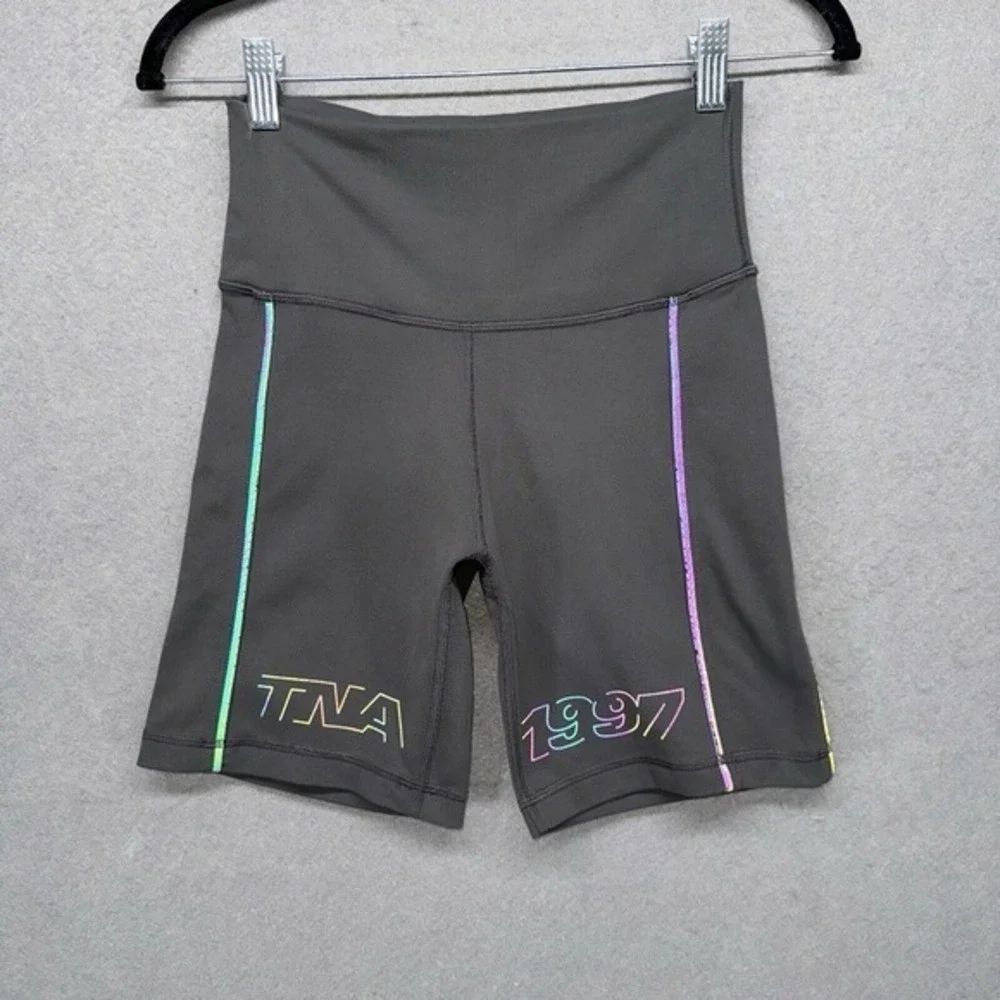 TNA Aritzia Shorts Womens Size Small Gray Atmosphere Biker Reflective‎ Workout